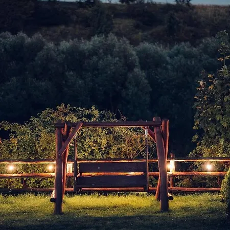 アパート Jeleni Jar ドゥシュニキ・ズドルイ