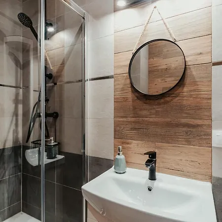 Jeleni Jar ドゥシュニキ・ズドルイ