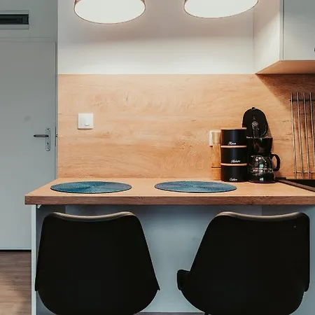 アパート Jeleni Jar ドゥシュニキ・ズドルイ