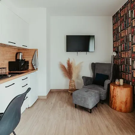 Jeleni Jar * ドゥシュニキ・ズドルイ