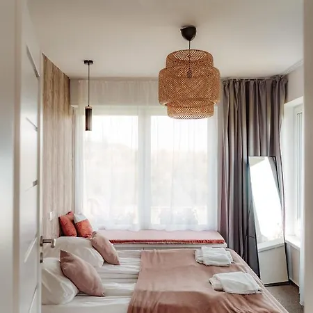 アパート Jeleni Jar ドゥシュニキ・ズドルイ